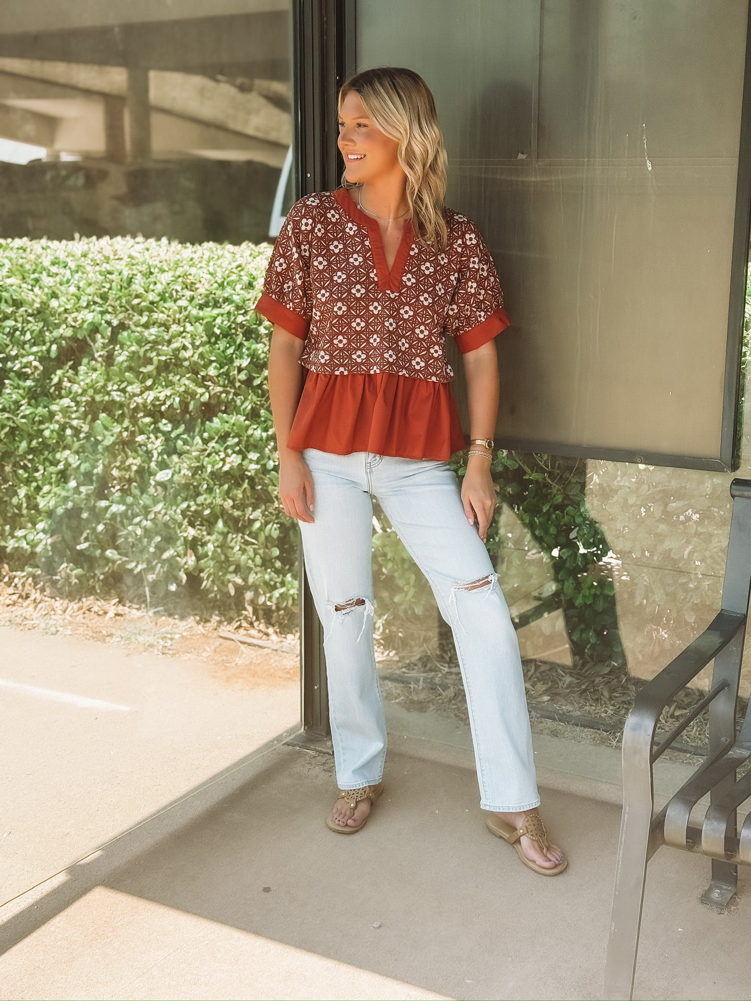 Straight leg light wash denim jeans in first sight vintage by Daze.