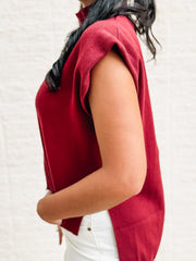  Hi low short sleeve turtle neck sweater vest in wine.